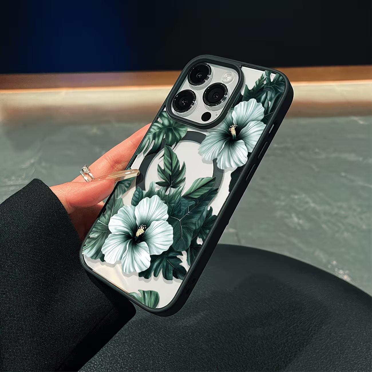 Groene bloemenprint telefoonho - Apple Iphone 15 recensie en prijs